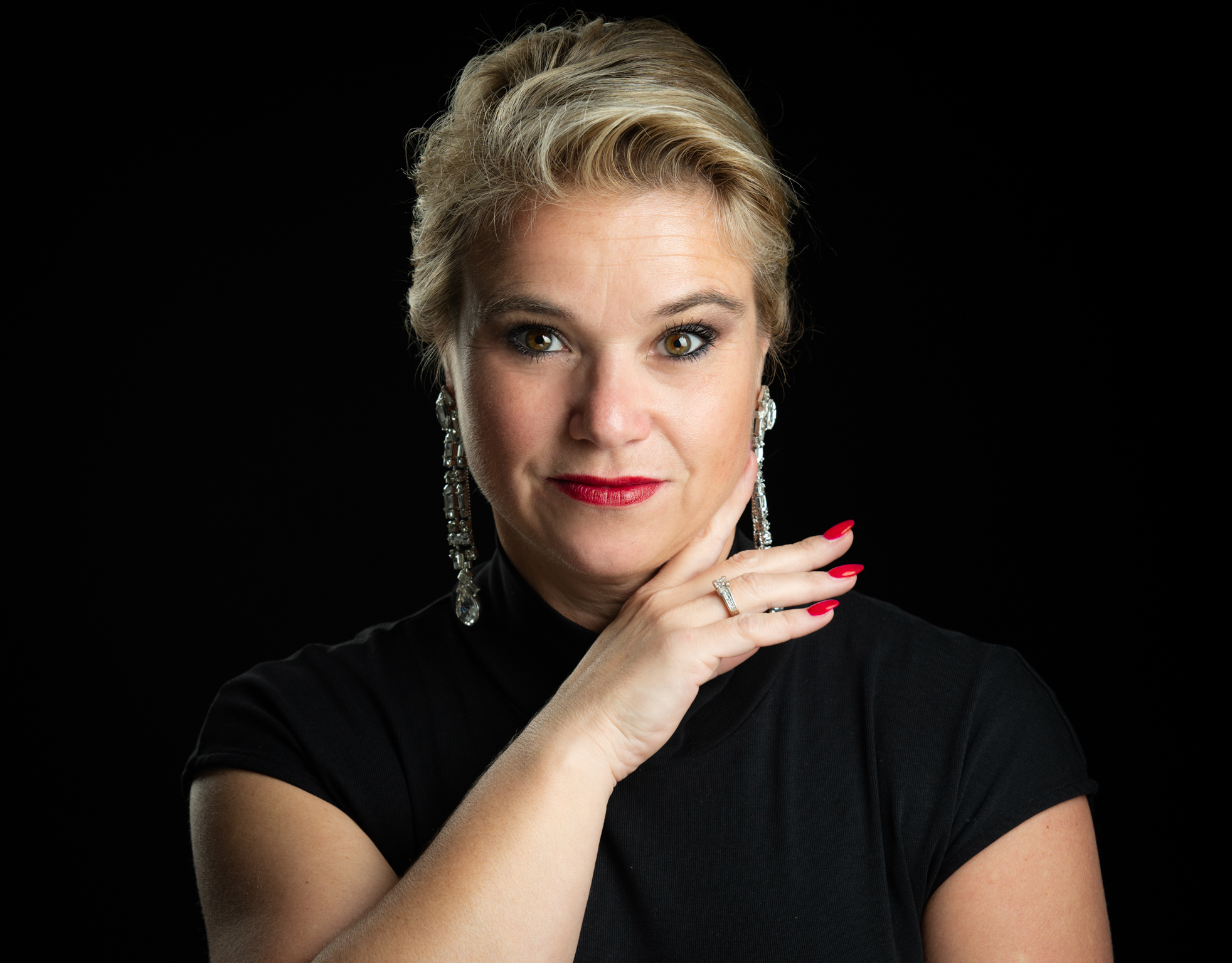 Mrs. Wolf - Tatiana Rombaut